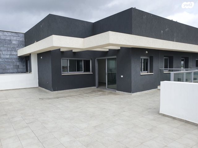 גג/ פנטהאוז, הארבל 11, פרדסיה, פרדסיה