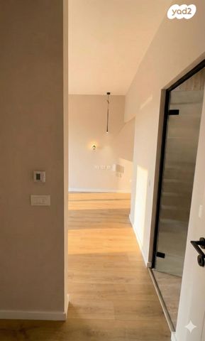 דירה, פרחי בר 10, משכנות גבעת זאב, גבעת זאב