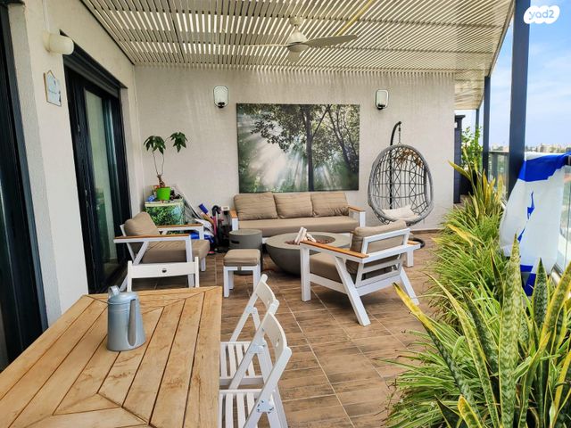 גג/ פנטהאוז, אסירי ציון 7, מגדיאל, הוד השרון