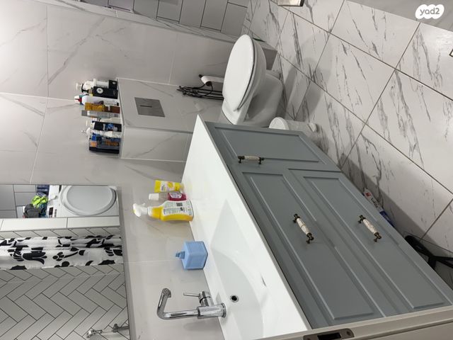 דירה, אהרון שקולניק 7, ג' / מרכז מזרח העיר, רחובות