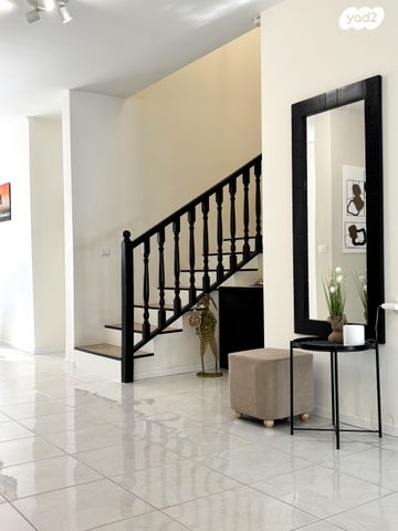 בית פרטי/ קוטג', המייסדים 111, שאר העיר, כפר יונה