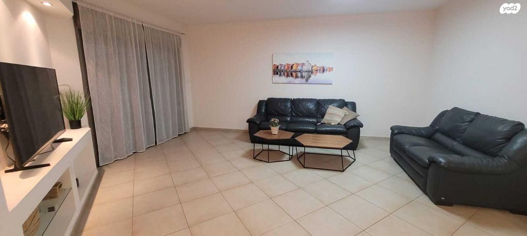 דירה, סוקולוב 24, מגדיאל, הוד השרון