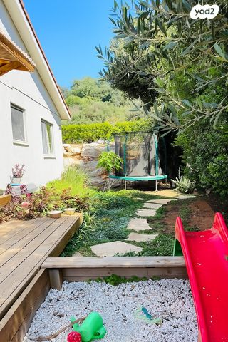 דו משפחתי, הזית 44, קציר, קציר