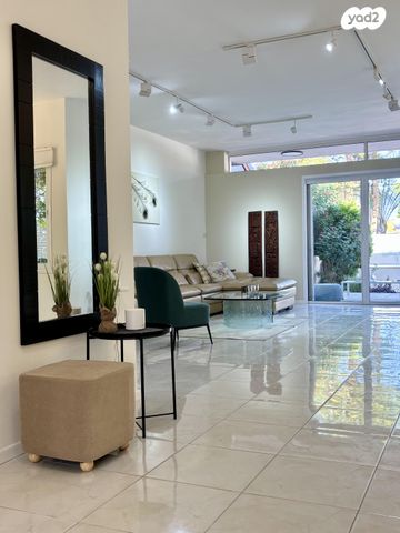 בית פרטי/ קוטג', המייסדים 111, שאר העיר, כפר יונה