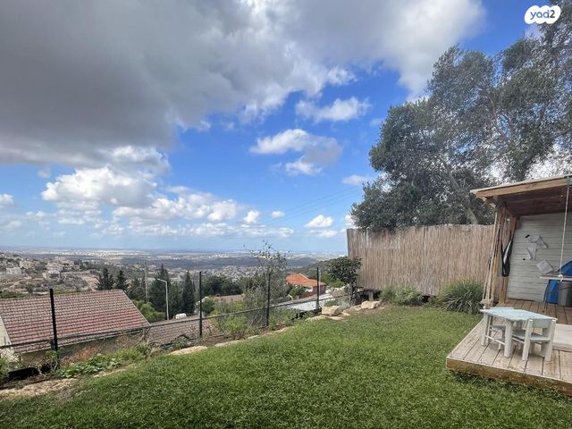 דו משפחתי, הזית 44, קציר, קציר