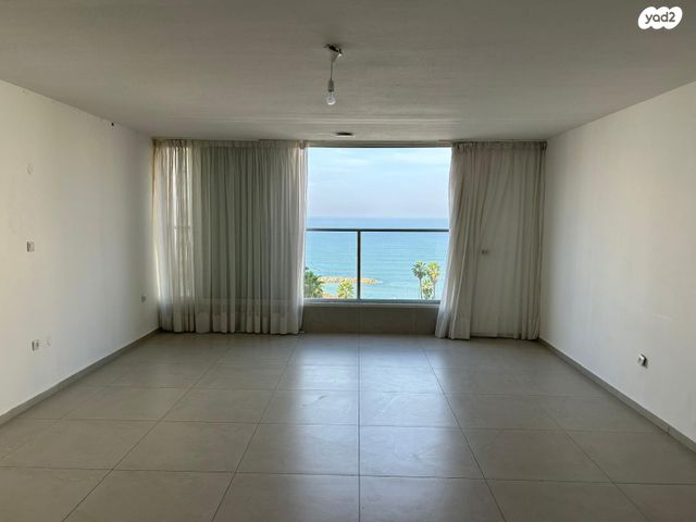 שדרות ז'בוטינסקי 25