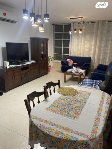 שדרות כצנלסון 8