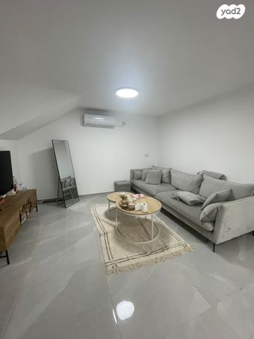 יחידת דיור, הרעות 17, שרונה, כפר יונה