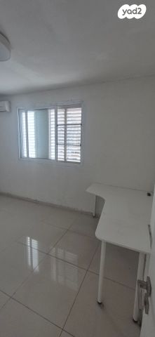 דירה, הרב יצחק הלוי 24, גרין ועם, חולון