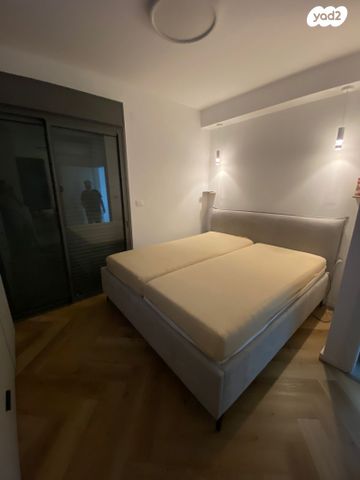 דרך אריק שרון 11