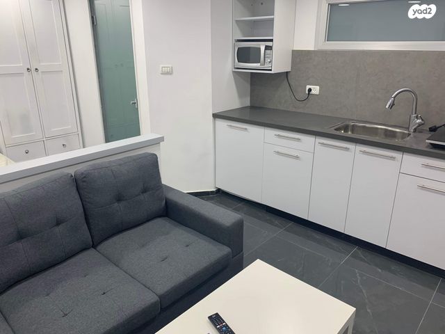 קיבוץ גלויות 65