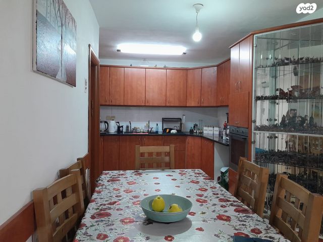 דירה, שער ציון 17, קרית שרת מערב, חולון