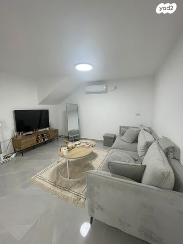 יחידת דיור, הרעות 17, שרונה, כפר יונה