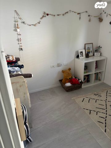 דו משפחתי, אוסישקין 81, אלון, רמת השרון