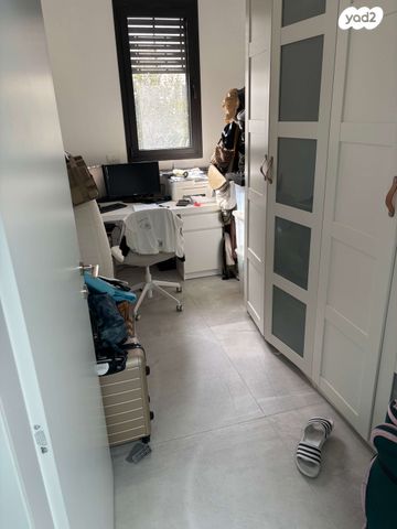 דו משפחתי, אוסישקין 81, אלון, רמת השרון