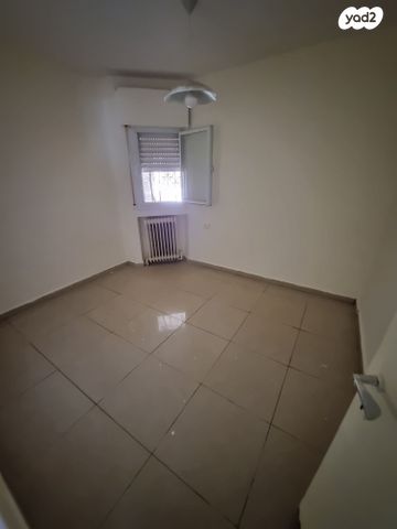 דירה, מבוא דב בר יקר 8, נווה יעקב, ירושלים