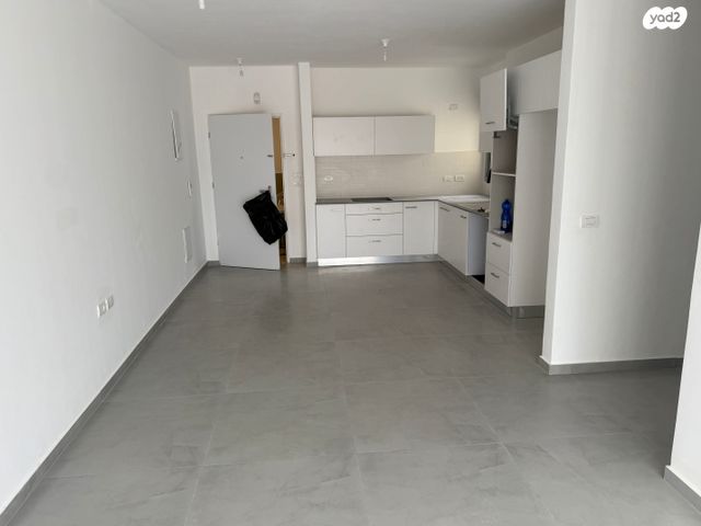 גג/ פנטהאוז, המעיין 13, ארלוזורוב, גבעתיים