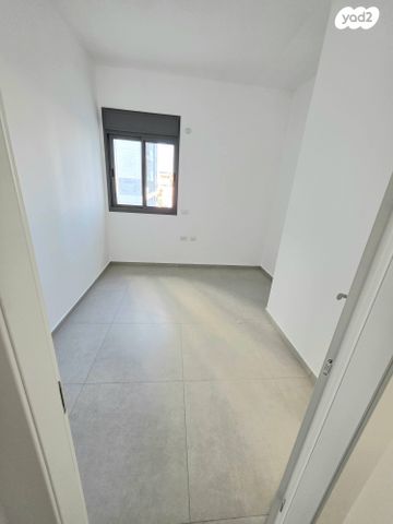 דירה, יעקב פיכמן 7, קרית אילון, חולון