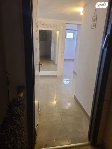 דירה, הרב הרצוג 20, לב העיר, בת ים