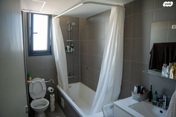 דירה, רועי קליין 10, קרית קריניצי, רמת גן