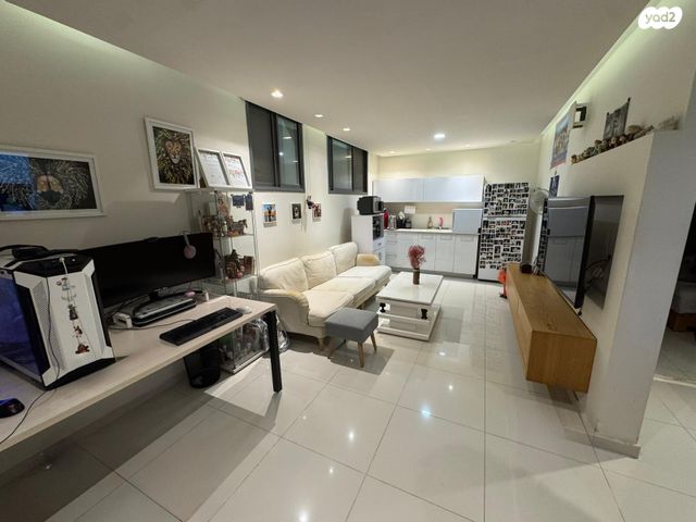 נועם לאונר 39