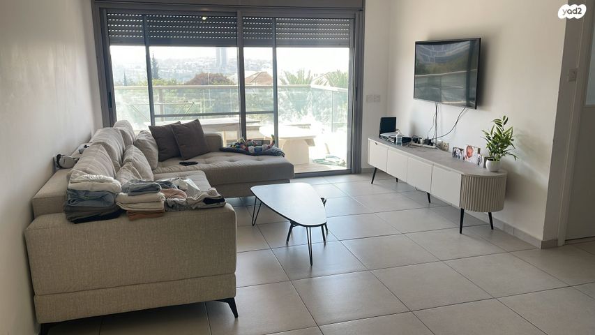 דירה, יגאל ידין 11, המגינים, מודיעין מכבים רעות