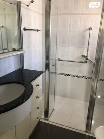 חומה ומגדל 30