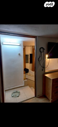 בן גוריון 18