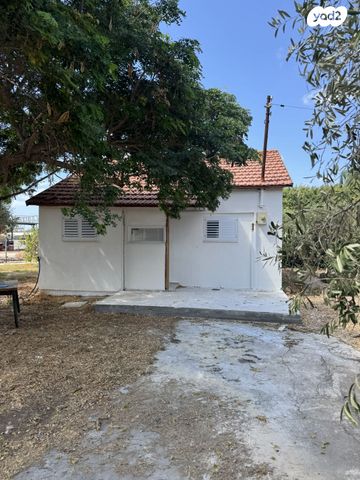 דרך הגנים 42