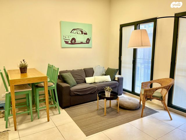 שדרות ירושלים 15