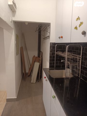 פועלי הרכבת 9