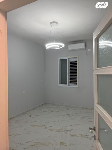 דירה, חדווה רשיש 16, עין גנים, פתח תקווה