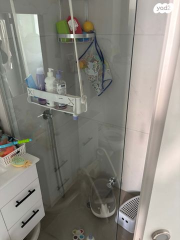 דו משפחתי, אוסישקין 81, אלון, רמת השרון