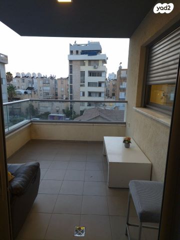 דירה, שמואל הנגיד 10, גרין ועם, חולון