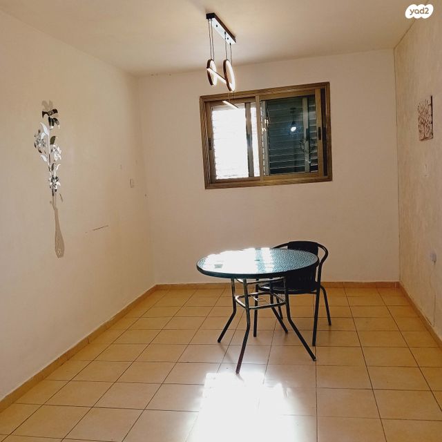 דירת גן, אורוגואי 28, קרית היובל, ירושלים