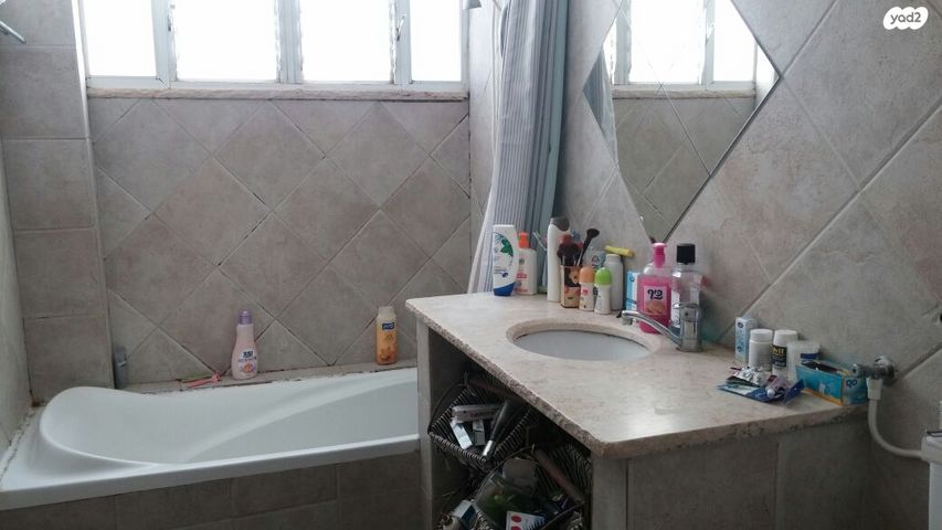 דירה, המעגל 12, שכונת חשמונאים, מרכז העיר א, רמת גן