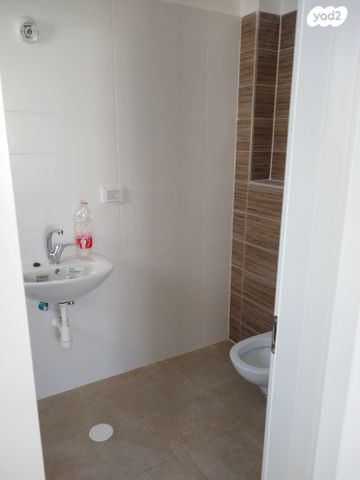 גג/ פנטהאוז, רב המנונא 12, רמת עזרא / רמת בית שמש ד-2, בית שמש