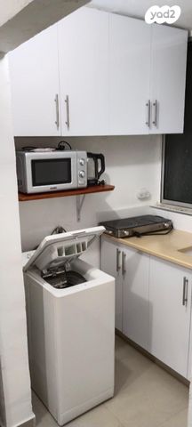 ח.מ. שפירא 18