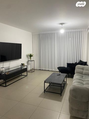 דירה, רחל המשוררת 4, נאות שמיר, יבנה