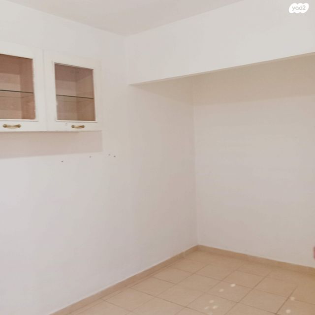 דירת גן, אורוגואי 28, קרית היובל, ירושלים