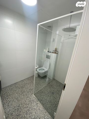 דירה, דרך אריק שרון 11, מעונות גאולה, חיפה