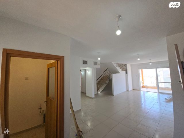 דופלקס, נחל פולג 2, צור יצחק, צור יצחק