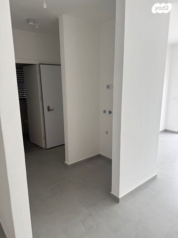 גג/ פנטהאוז, המעיין 13, ארלוזורוב, גבעתיים