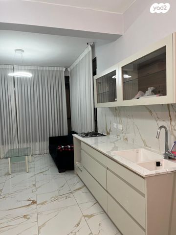 דירה, חדווה רשיש 16, עין גנים, פתח תקווה