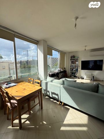 דירה, מצולות ים 30, חברת חשמל, גבעתיים