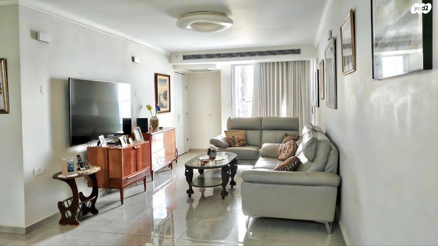 גבעת התחמושת 14