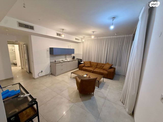 דליה רביקוביץ 16