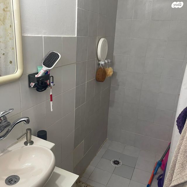 דירה, שדרות ירושלים 77, יצחק רבין, מעלות תרשיחא