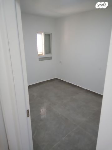 דירה, הכנסת 16, שכונה ד', באר שבע