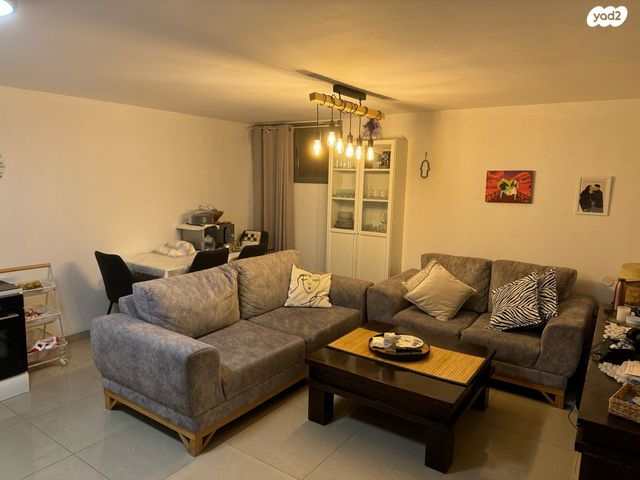 יחידת דיור, מרום גולן 85, נווה דקלים, ראשון לציון